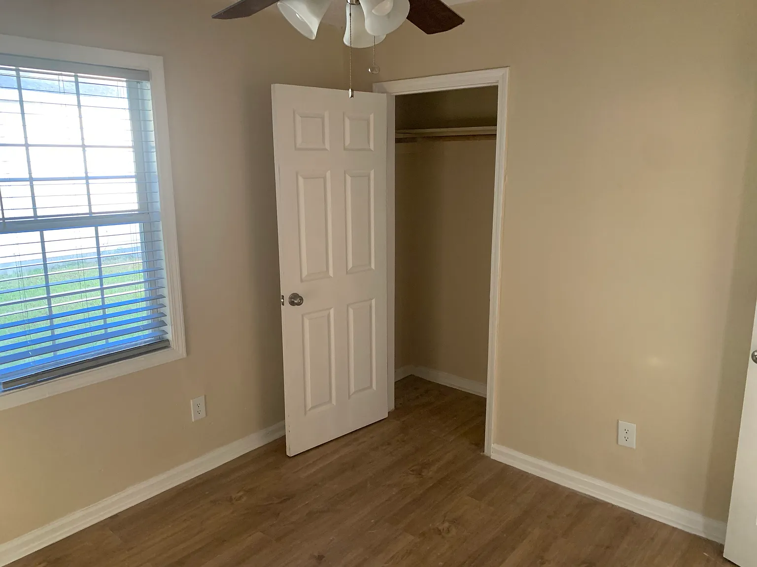 3 bed, 996 sqft, $1,250 — Photo 2