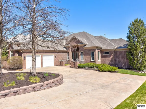 17632 N Reflection Cir, Bennington, NE 68007