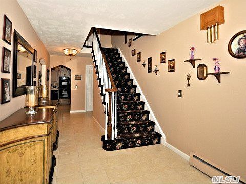 3rd image of 34 Lawrence Dr