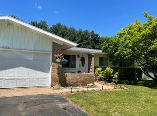 4560 E Berry Rd, Pleasant Lake, MI 49272