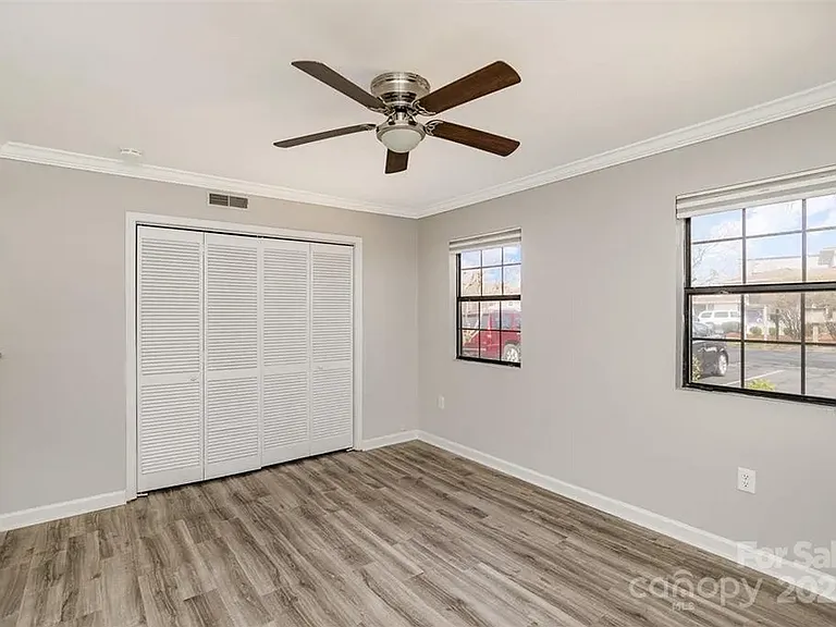 7610 Woods Ln #5 — Photo 17