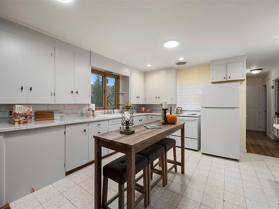 51 North St, Morrisville, NY 13408 Zillow