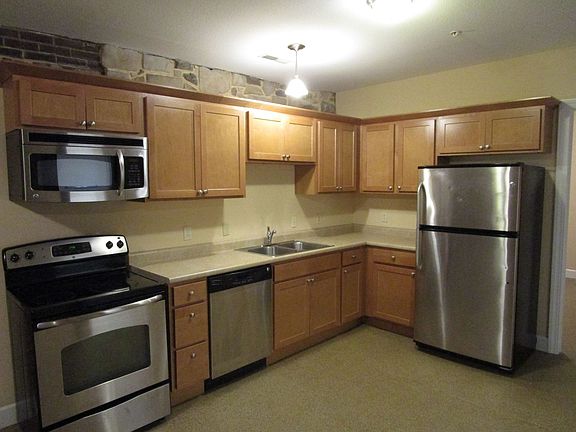 5th image of 810 E Broadway APT 1