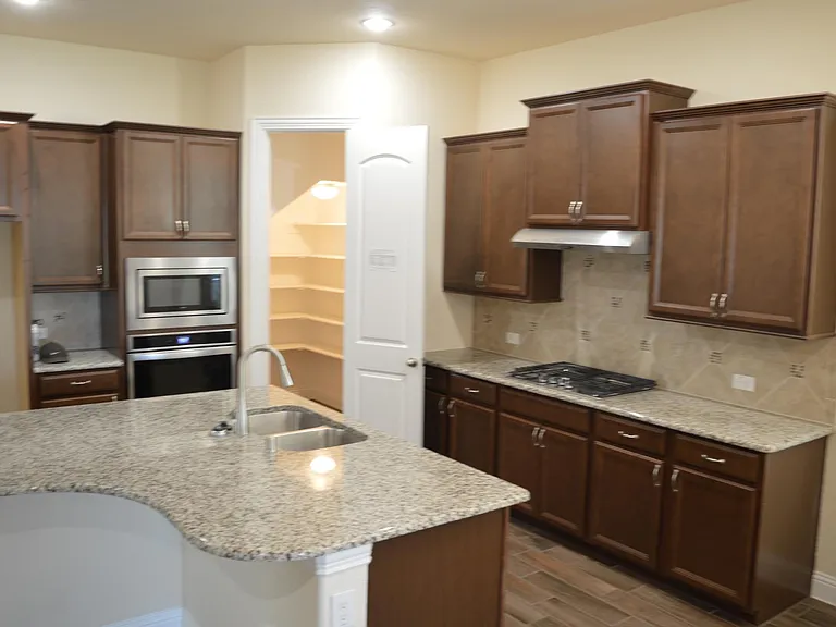 127 Iris Dr — Photo 30
