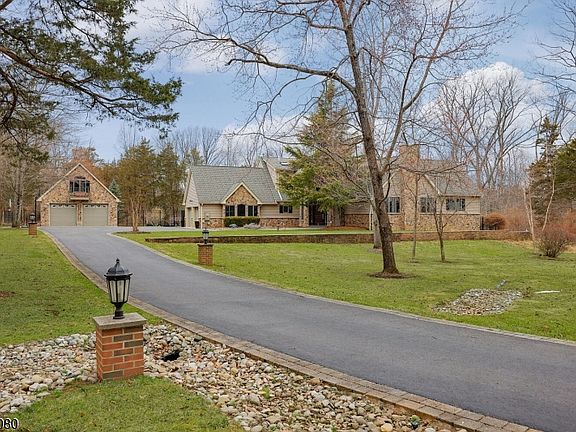 3rd image of 19 Partridge Rd