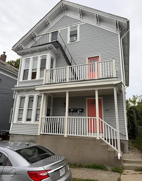 3 bed, 1250 sqft, $2,575 — Photo 2
