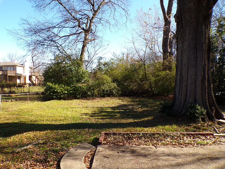 5709 Court H — Photo 18