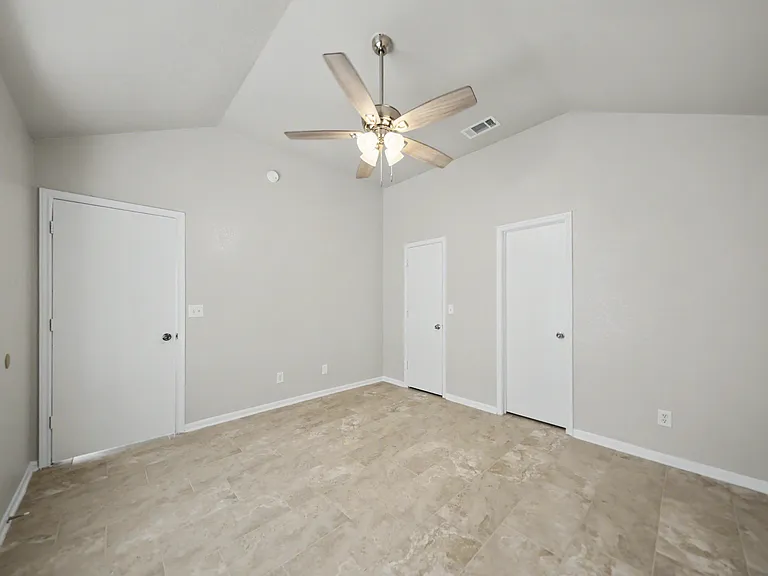2502 Eastwood Dr — Photo 17