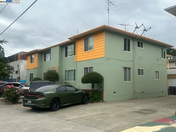11840 Foothill Way, Oakland, CA 94605