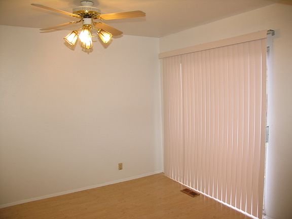4th image of 354 N Ponderosa Dr