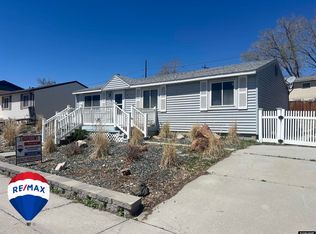 302 Kinnikinnick Dr, Riverton, WY 82501