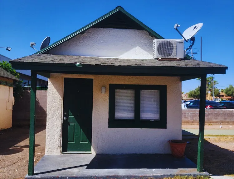 835 W Main St #C1 — Photo 1