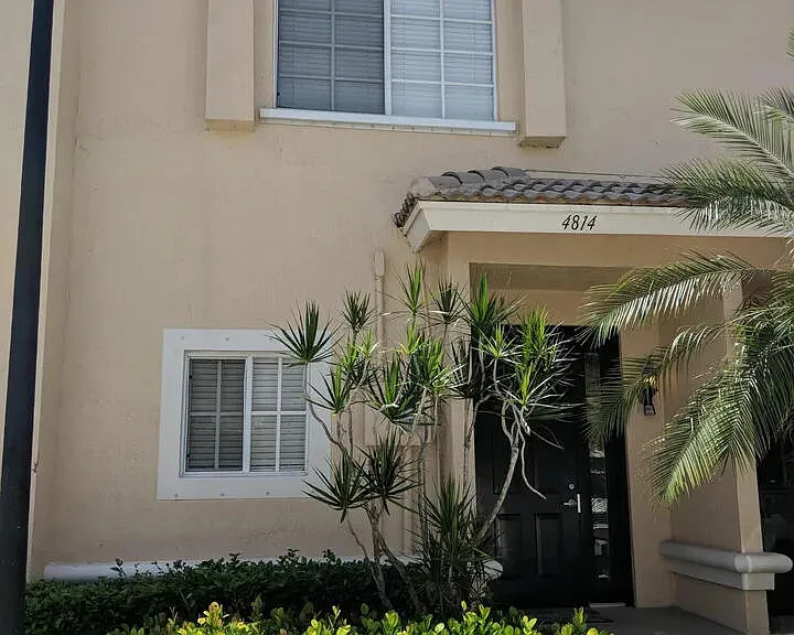 4814 NW 58th Mnr — Photo 4