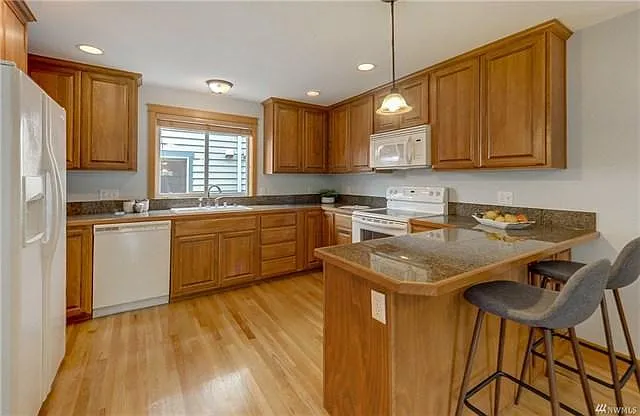 8515 Stone Ave N #B — Photo 3