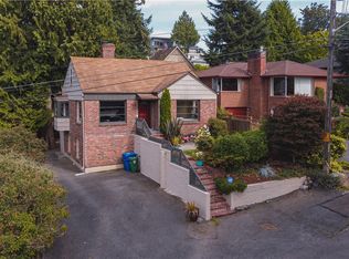 9236 26th Ave NW, Seattle, WA 98117