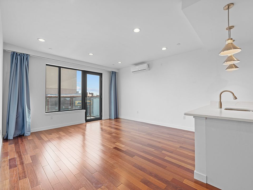 1st image of 3260 106th St APT 3C