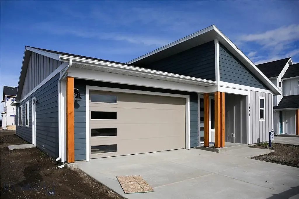 3 bed, 2.5 bath, 1680 sqft, $3,200 — Photo 1