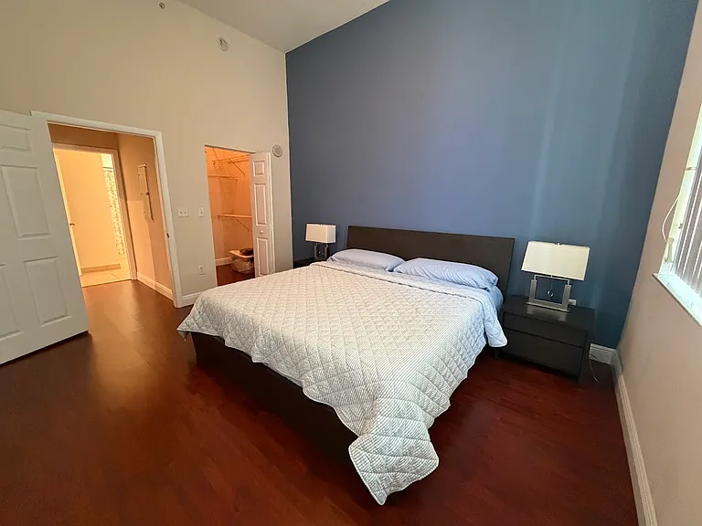2000 N Bayshore Dr #126 — Photo 22