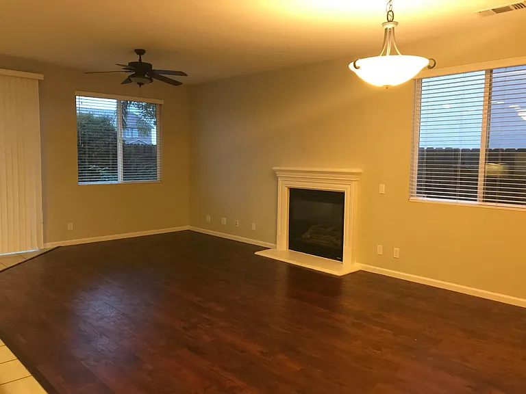1042 Norwich Way — Photo 5
