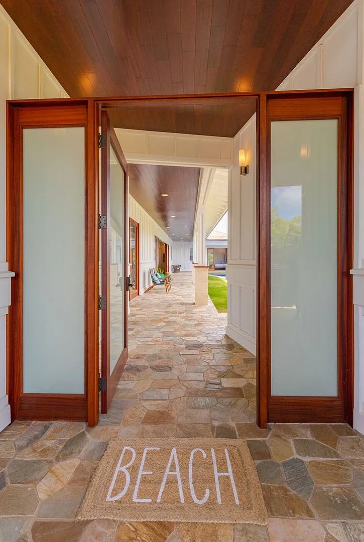 Beautiful Private Home w/Pool, Yard & AC - Walk to the Beach — Photo 3