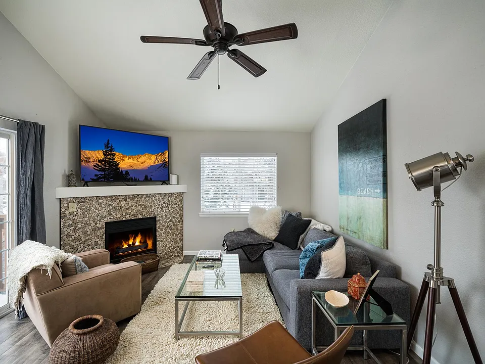 1604-1604 Crazy Horse Cir #1604