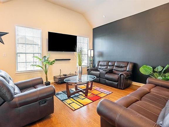 3rd image of 10812 Almeda Park Dr