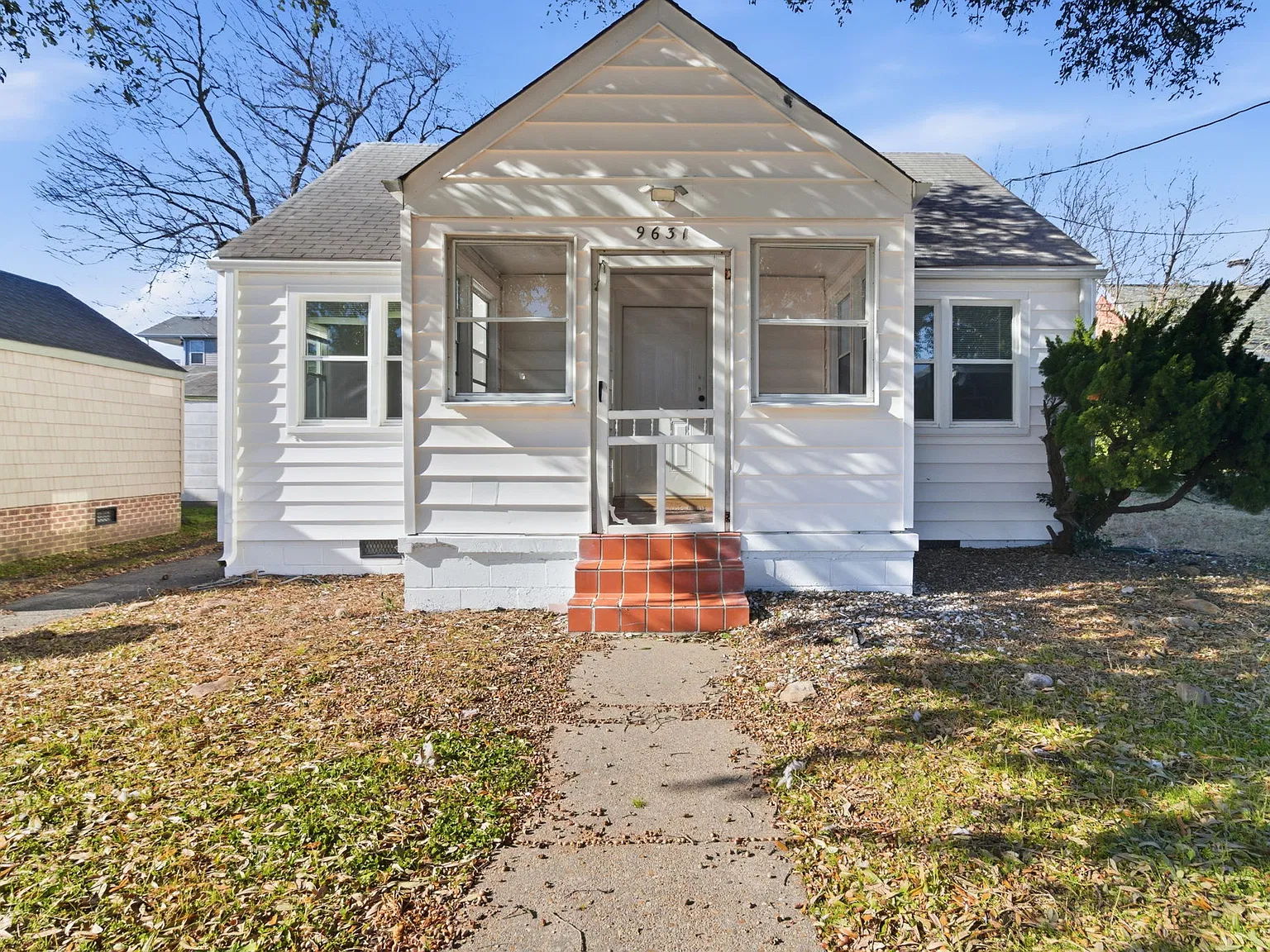 9631 Worth St — Photo 1