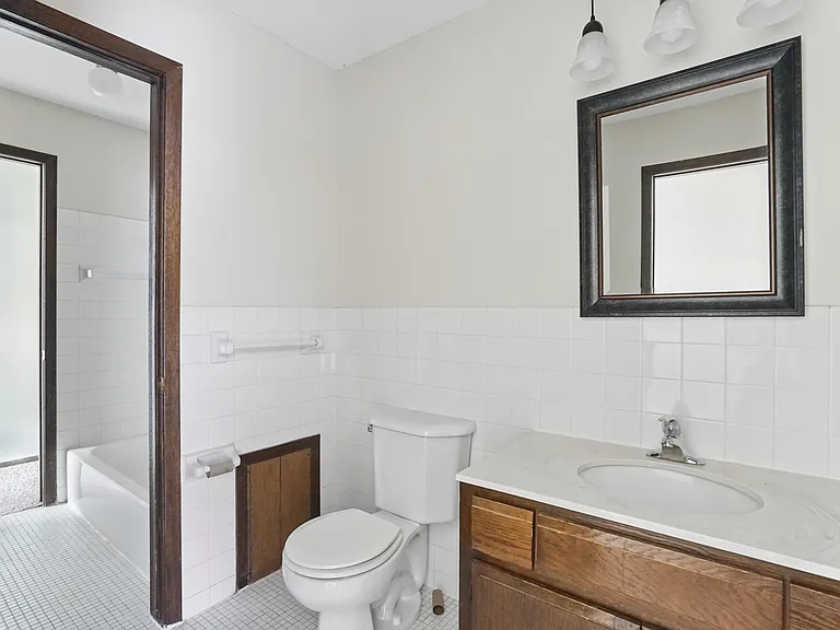 North Shore Apartments — Photo 8