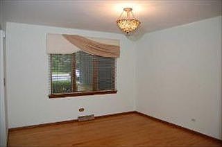 3rd image of 22W180 Woodview Dr