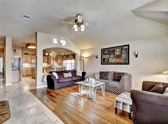 4th image of 2133 Woodston Dr