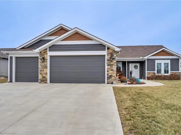 1108 Bluestem Dr, Baldwin City, KS 66006