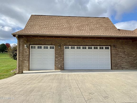 3rd image of 219 N Victor Way