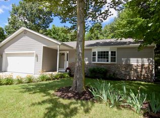 212 Hargrove Pl, West Bend, WI 53095