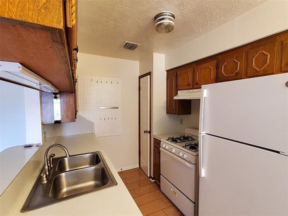 3rd image of 1219 Wentwood Dr