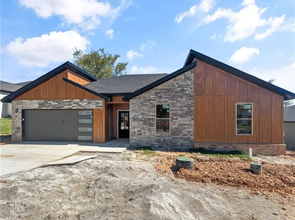 976 Clayton Rd, Cave Springs, AR 72718