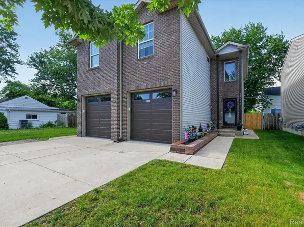 15934 Athens Ave, Clinton Township, MI 48035