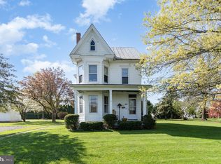 1423 W Main St, Valley View, PA 17983
