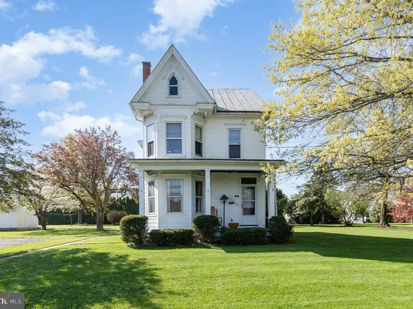 1423 W Main St, Valley View, PA 17983