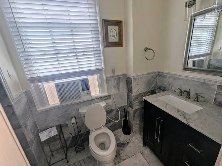 2477 Royal St #A — Photo 10