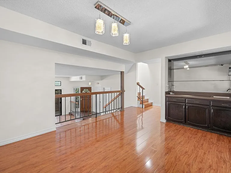 7100 Balboa Blvd #803 — Photo 16