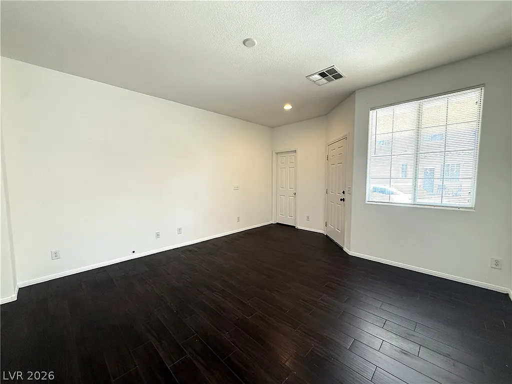 3 bed, 2.5 bath, 1429 sqft, $1,890 — Photo 4
