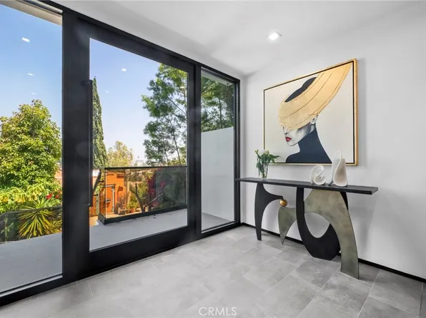 2033 Glencoe Way, Los Angeles, CA 90068