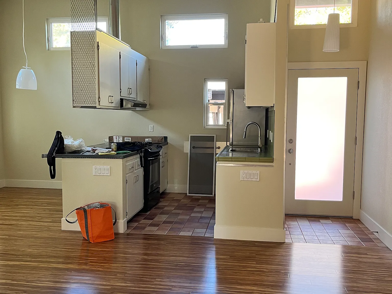2 bed, 830 sqft, $2,500 — Photo 3