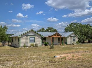 525 River Oaks Dr, Blanco, TX 78606