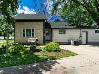 100 E Green St, Watertown, WI, 53098