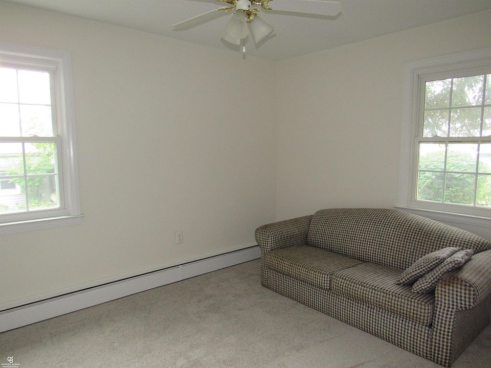 1499 Wellesley Dr, photo 7