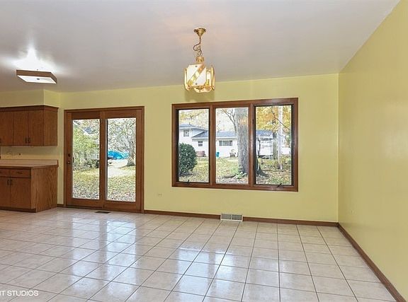 4th image of 3122 Whispering Oaks Ln