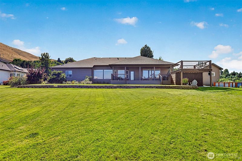 5th image of 3045 Eastview Lane