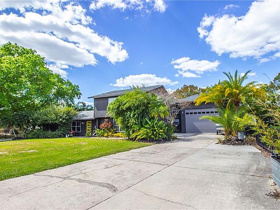 3rd image of 22463 Southshore Dr