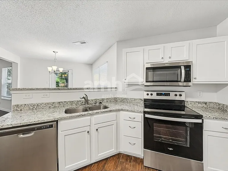 3 Lowell Ct — Photo 4